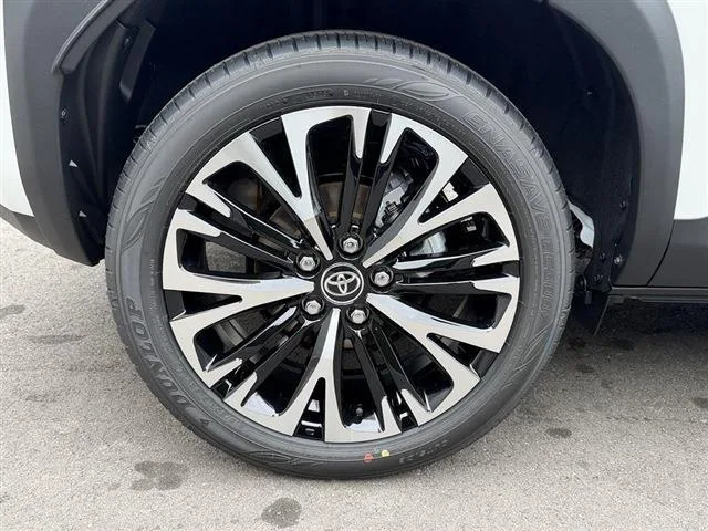 Toyota YARIS CROSS HYBRID Z ADVENTURE 2026 — миниатюра 4