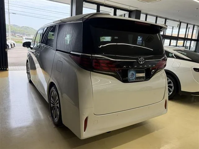 Toyota Alphard Z 2024 — миниатюра 2