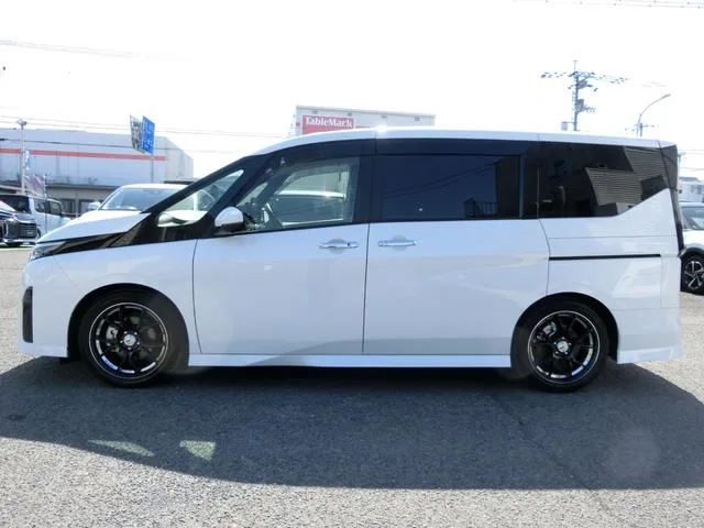 Nissan SERENA E-POWER HIGHWAY STAR V 2024 — миниатюра 2