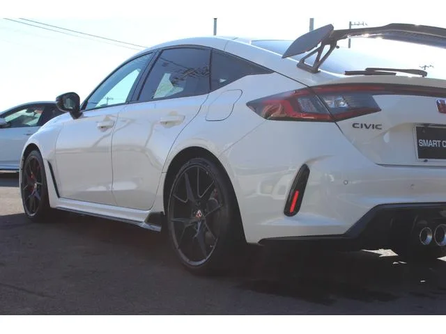 Honda CIVIC TYPE R RACING BLACK PACKAGE 2025 — миниатюра 5