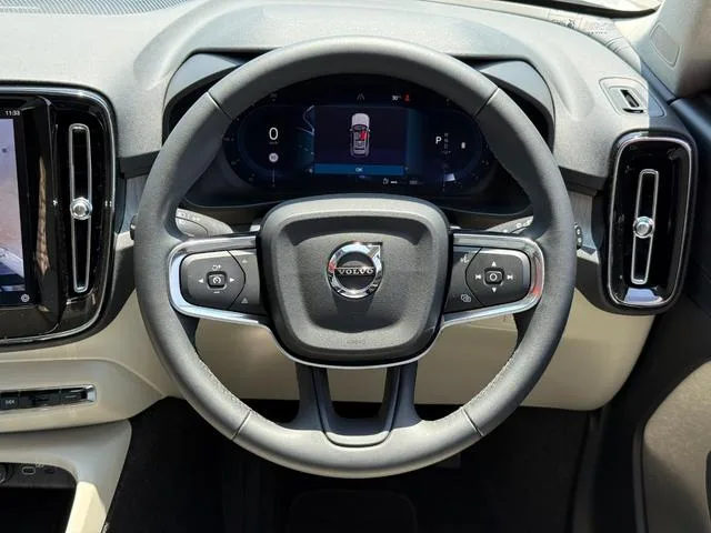 Volvo XC40 ULTIMATE B4 AWD 2024 — миниатюра 2