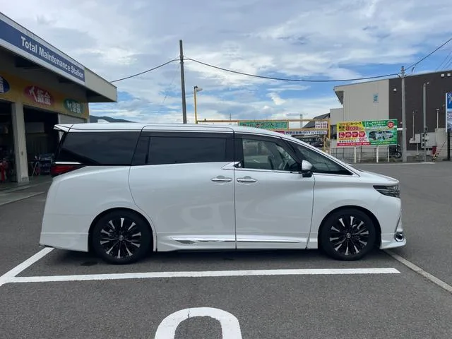 Toyota ALPHARD HYBRID EXECUTIVE LOUNGE 2024 — миниатюра 3