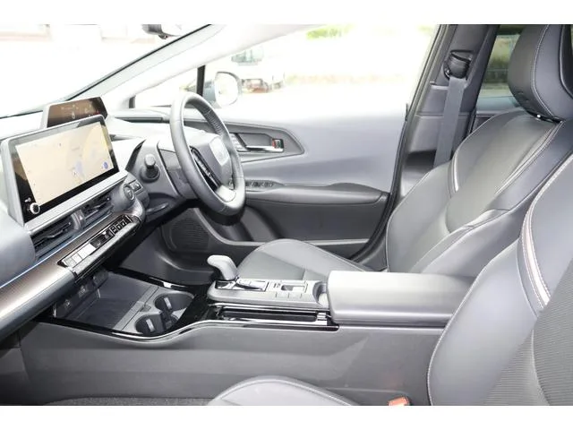 Toyota Prius Z 2023 — миниатюра 2