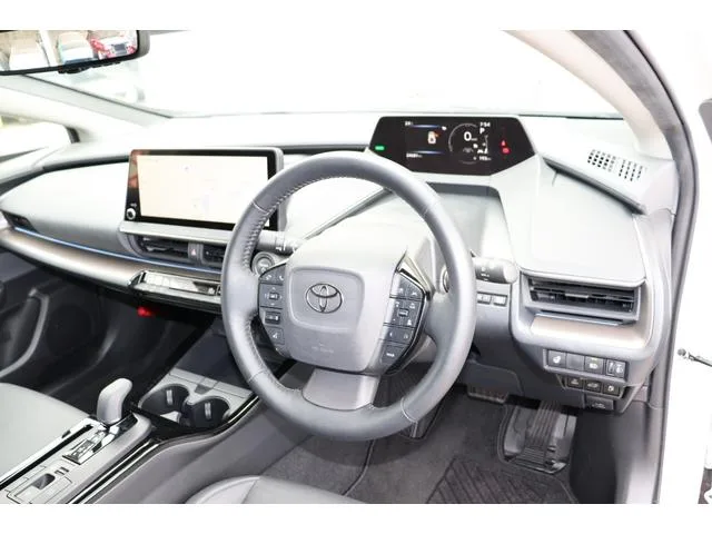 Toyota Prius Z 2023 — миниатюра 4