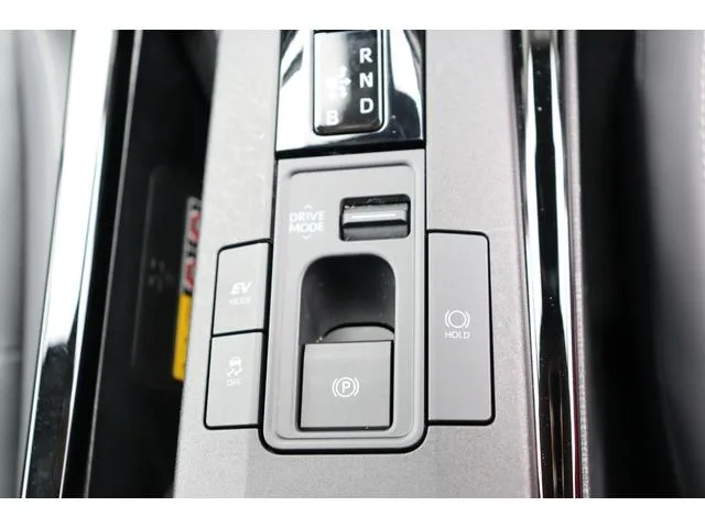 Toyota Prius Z 2023 — миниатюра 5