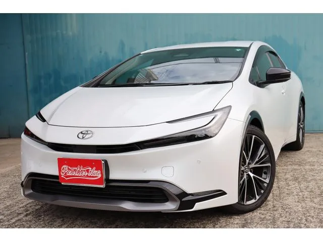 Toyota Prius Z 2023 — фото 1, купить с доставкой в Москву