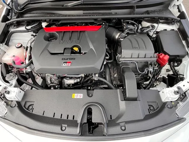 Toyota GR COROLLA RZ 2025 — миниатюра 5
