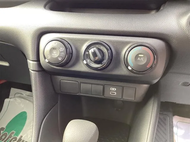 Toyota Yaris X 2024 — миниатюра 2