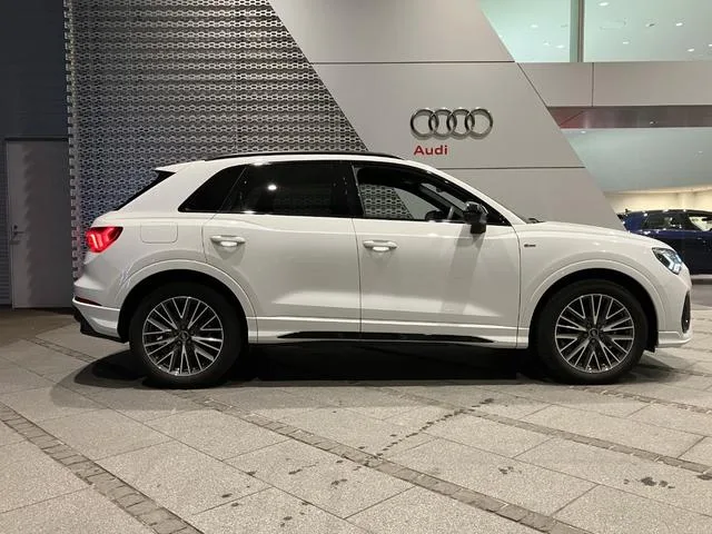 Audi Q3 35 TFSI S LINE 2023 — миниатюра 2