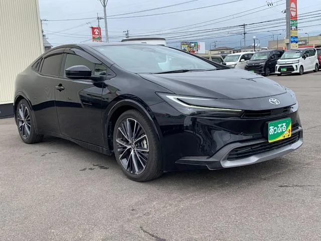 Toyota Prius Z 2025 — миниатюра 2