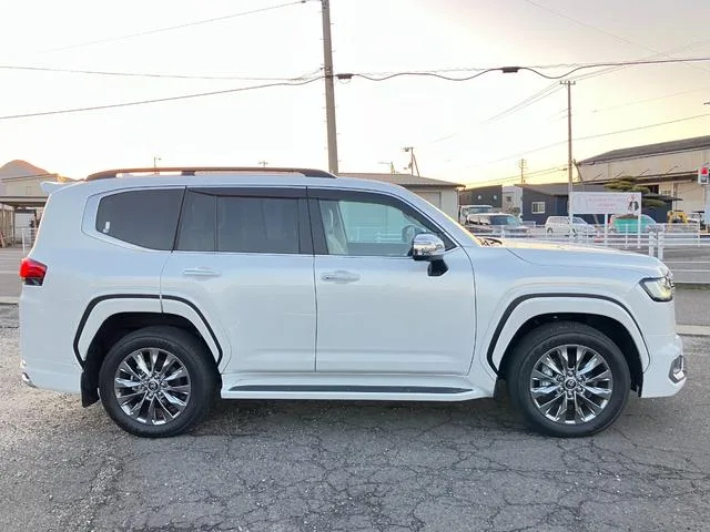 Toyota Land Cruiser ZX 2024 — миниатюра 2
