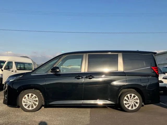 Toyota NOAH HYBRID Z 2022 — миниатюра 2
