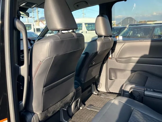 Toyota NOAH HYBRID Z 2022 — миниатюра 5