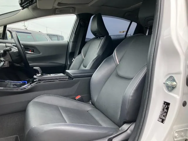 Toyota Prius Z 2023 — миниатюра 5
