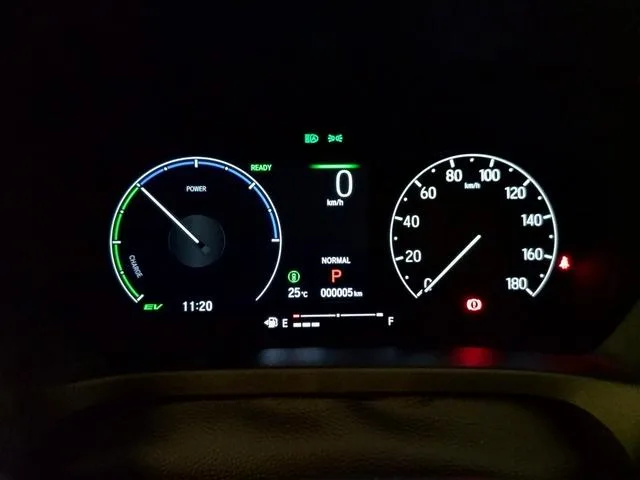Honda VEZEL E:HEV Z 2025 — миниатюра 3