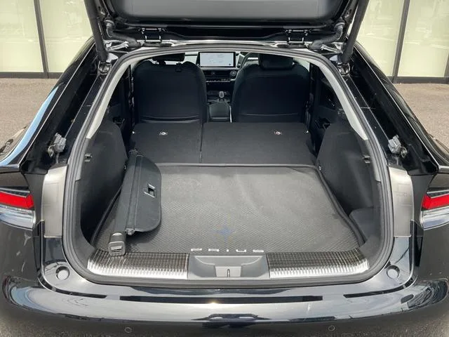 Toyota Prius Z 2024 — миниатюра 4