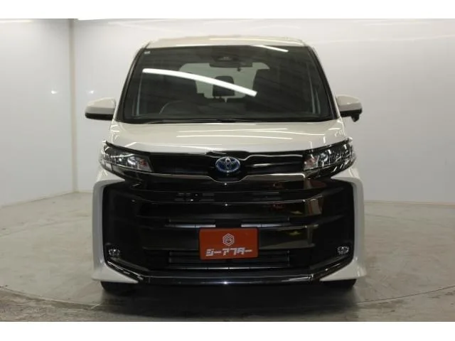 Toyota NOAH HYBRID S-Z 2022 — миниатюра 2