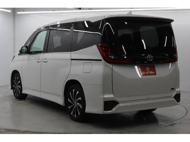 Toyota NOAH HYBRID S-Z 2022 — миниатюра 3