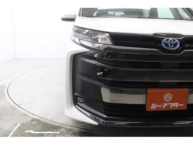 Toyota NOAH HYBRID S-Z 2022 — миниатюра 4