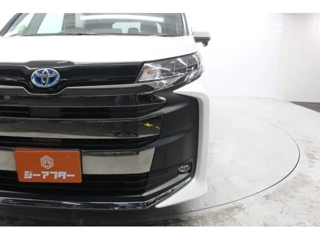 Toyota NOAH HYBRID S-Z 2022 — миниатюра 5