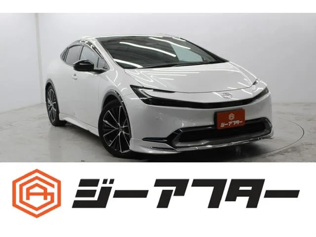 Toyota Prius Z 2023 — фото 1, купить с доставкой в Москву