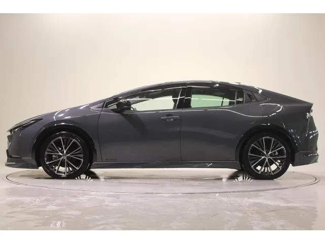 Toyota Prius Z 2023 — миниатюра 3