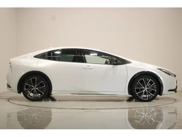 Toyota Prius Z 2023 — миниатюра 4