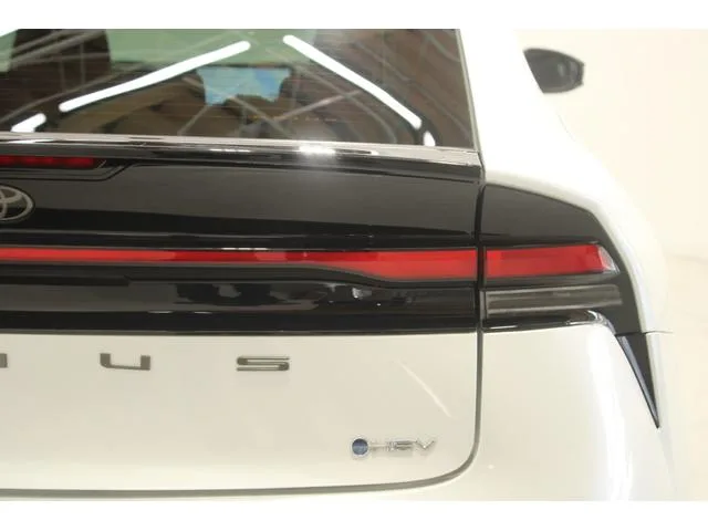 Toyota Prius Z 2023 — миниатюра 5