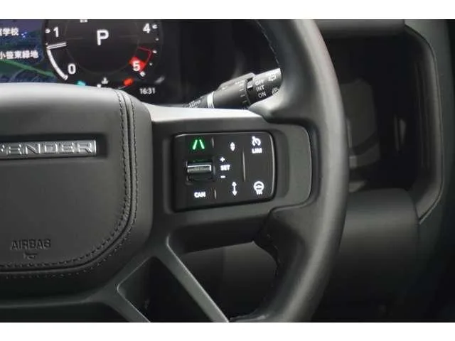 Land Rover Defender 2024 — миниатюра 3
