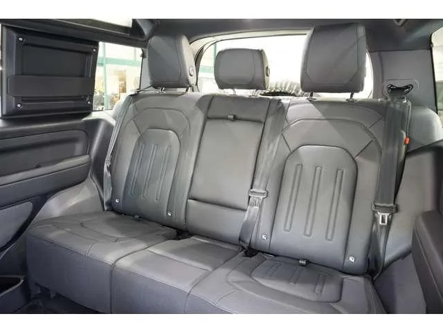 Land Rover Defender 2024 — миниатюра 5