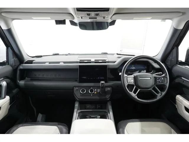 Land Rover Defender 90X-DYNAMIC HSE D300 2023 — миниатюра 2