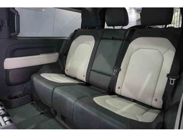 Land Rover Defender 90X-DYNAMIC HSE D300 2023 — миниатюра 4