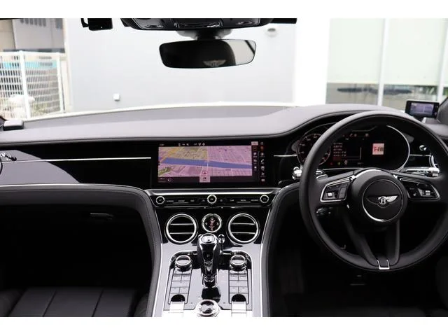 Bentley Continental GT V8 2022 — миниатюра 4