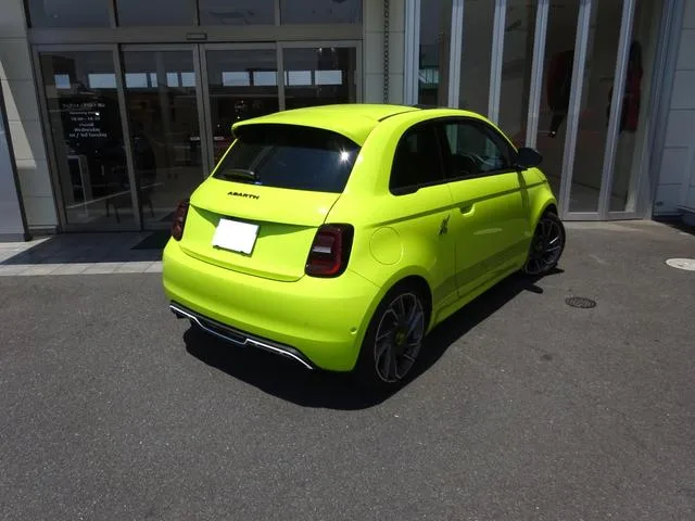 Abarth ABARTH 500E SCORPIONISSIMA HATCHBACK 2024 — миниатюра 2