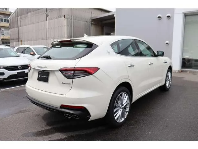 Maserati Levante GT HYBRID 2022 — миниатюра 2
