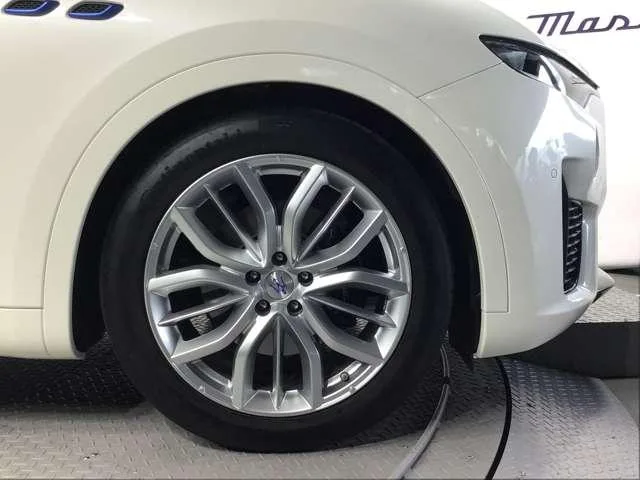 Maserati Levante GT HYBRID 2022 — миниатюра 3