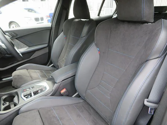 BMW 1 Series 120D M SPORT 2025 — миниатюра 4
