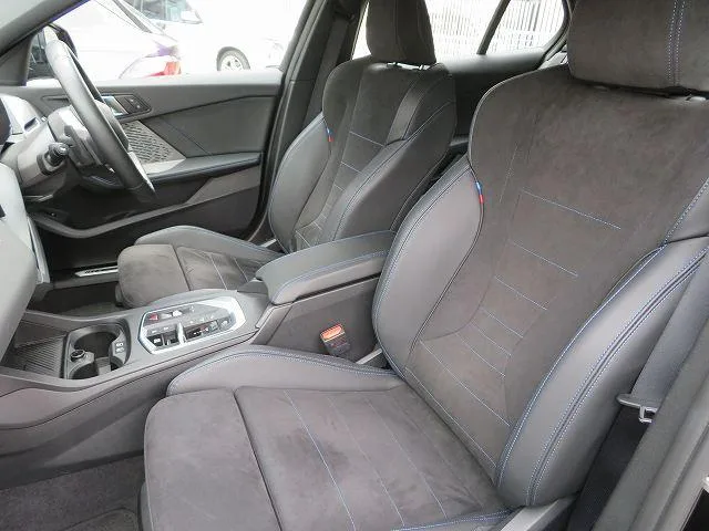 BMW 1 Series 120 M SPORT 2025 — миниатюра 3