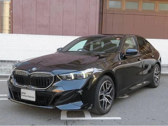 BMW 5 Series 523i M-SPORT 2025 — фото 1, купить с доставкой в Москву