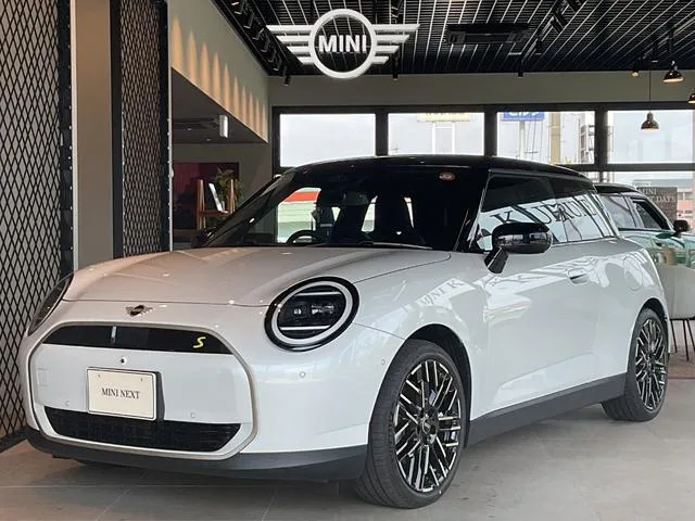 MINI MINI COOPER SE FAVOURED TRIM 2025 — фото 1, купить с доставкой в Москву