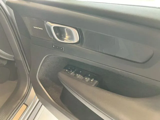 Volvo XC40 Recharge RECHARGE ULTIMATE TWIN MOTOR 2023 — миниатюра 5