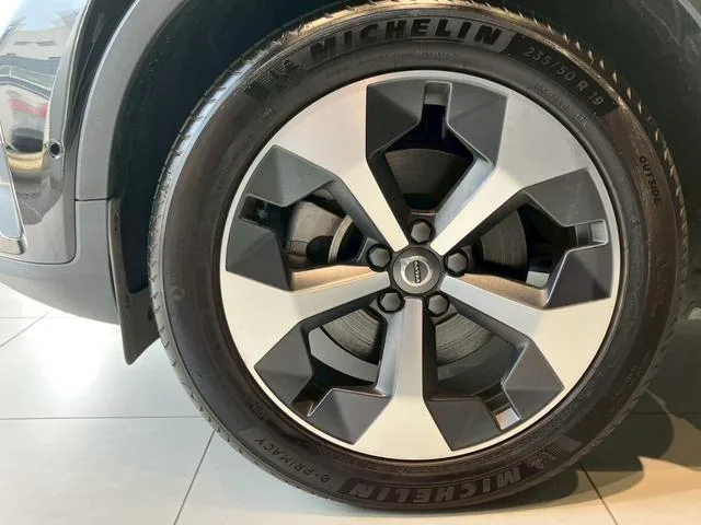 Volvo XC40 ULTRA B4 AWD 2024 — миниатюра 4