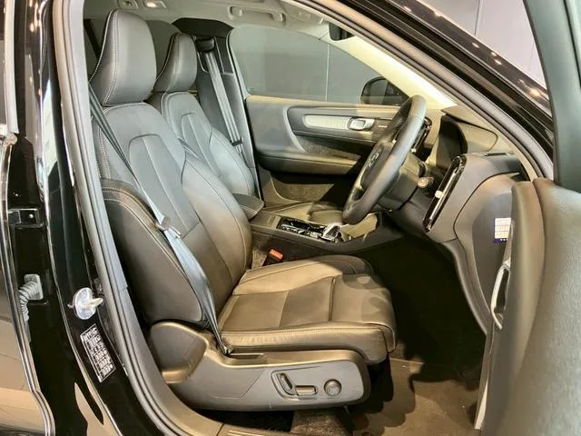 Volvo XC40 ULTRA B4 AWD 2024 — миниатюра 5