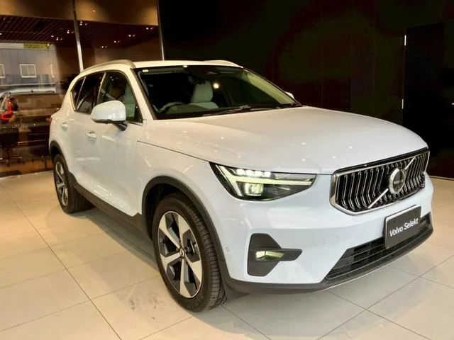 Volvo XC40 ULTRA B4 AWD 2024 — миниатюра 2