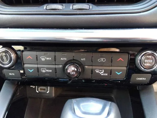 Chrysler Jeep JEEP COMMANDER LIMITED 2023 — миниатюра 4