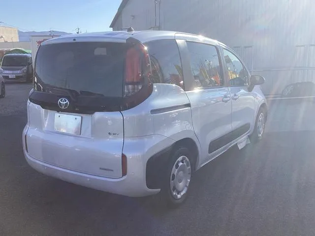 Toyota SIENTA HYBRID X 2024 — миниатюра 2