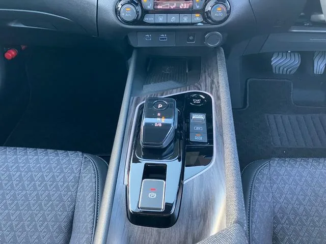 Nissan AURA G FOUR 2025 — миниатюра 3