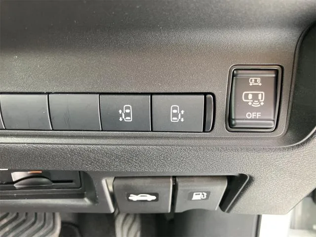 Nissan SERENA E-POWER HIGHWAY STAR V 2025 — миниатюра 2