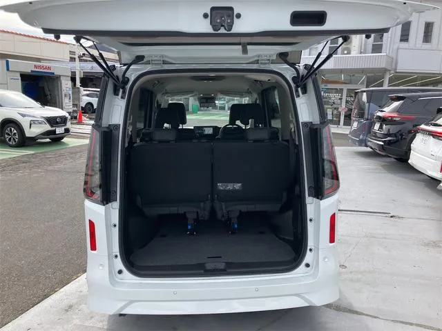 Nissan SERENA E-POWER HIGHWAY STAR V 2025 — миниатюра 5