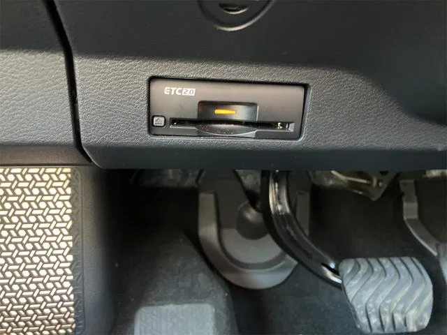 Nissan Ariya B6 2023 — миниатюра 3